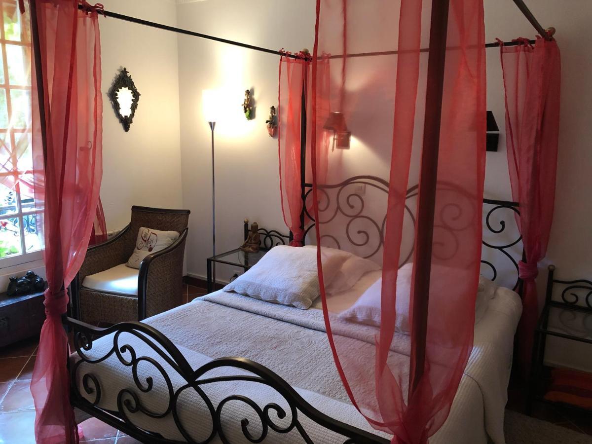 Le Cedre Bleu Bed & Breakfast Grosrouvre Ngoại thất bức ảnh